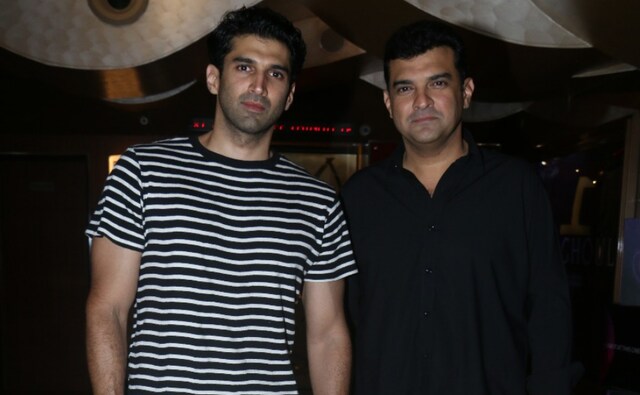 Aditya Roy Kapur, who is slated to play a pivotal role in the sequel to Sadak, posed with brother Sidharth Roy Kapur at the screening of Sui Dhaaga Aditya Roy Kapur, who is slated to play a pivotal role in the sequel to Sadak, posed with brother Sidharth Roy Kapur at the screening of Sui Dhaaga